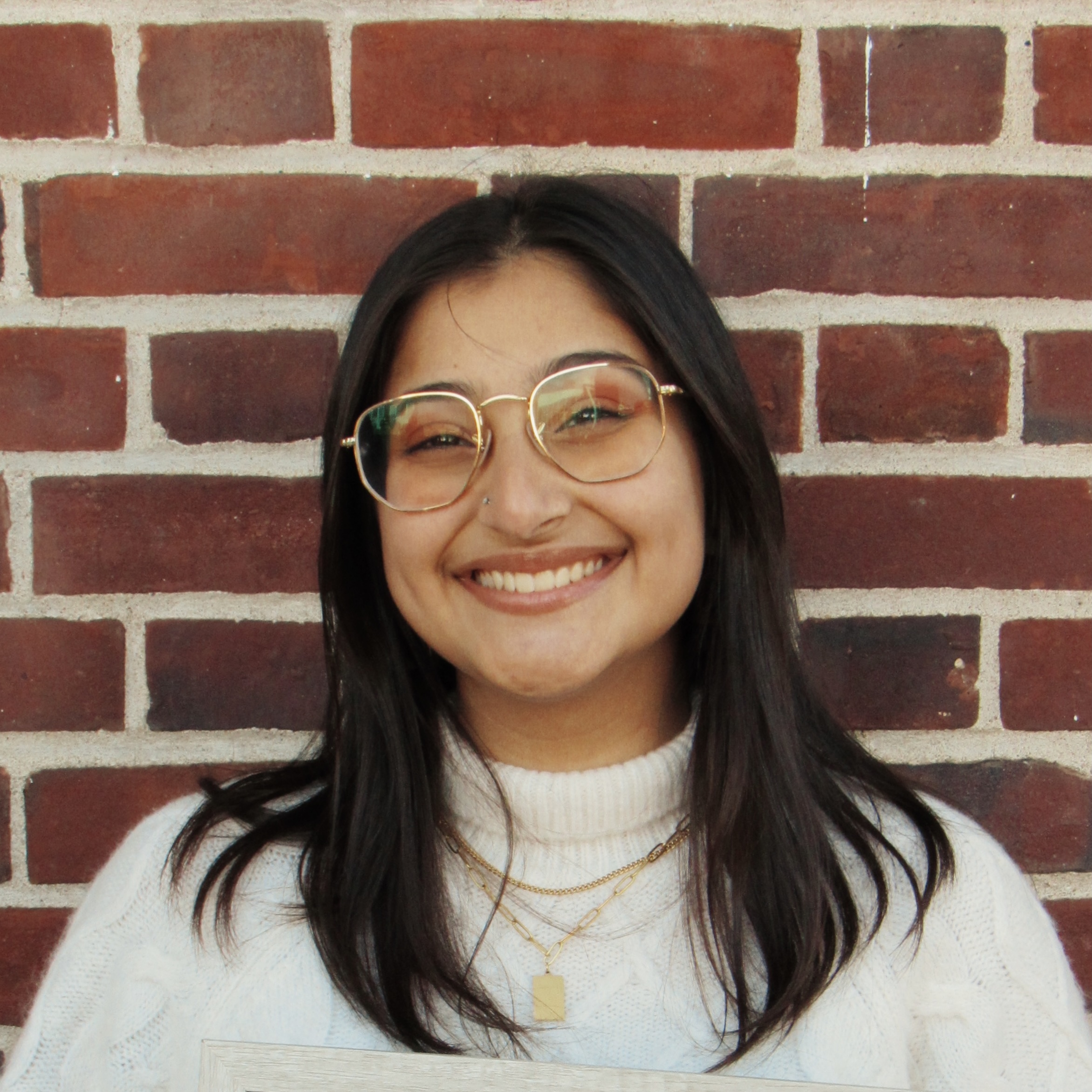 Headshot of Roshni Dave